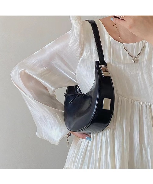 Birthday room(バースデイルーム)の「2WAYラウンドスモールバッグ(ハンドバッグ・レディース・ホワイト/ブラック・FREE)」の3枚目の写真