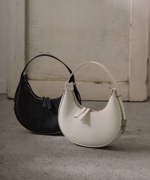 Birthday room(バースデイルーム)の「2WAYラウンドスモールバッグ(ハンドバッグ・レディース・ホワイト/ブラック・FREE)」の17枚目の写真