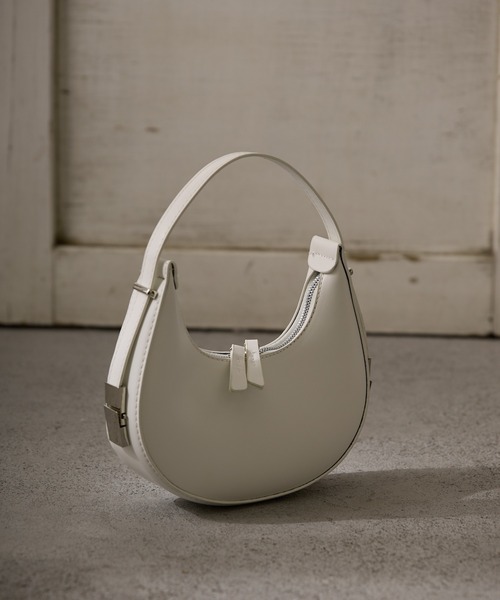 Birthday room(バースデイルーム)の「2WAYラウンドスモールバッグ(ハンドバッグ・レディース・ホワイト/ブラック・FREE)」の20枚目の写真