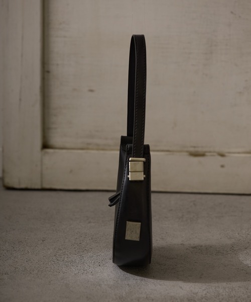 Birthday room(バースデイルーム)の「2WAYラウンドスモールバッグ(ハンドバッグ・レディース・ホワイト/ブラック・FREE)」の16枚目の写真