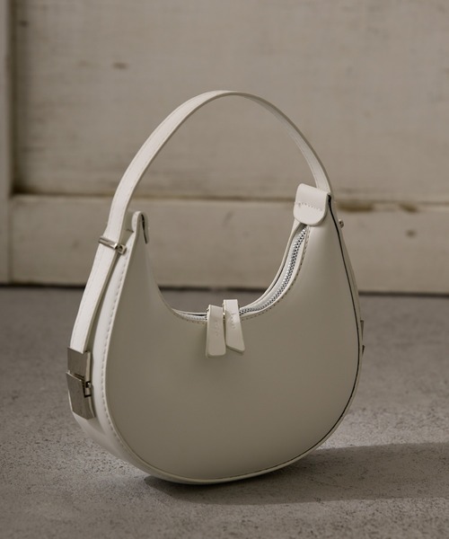 Birthday room(バースデイルーム)の「2WAYラウンドスモールバッグ(ハンドバッグ・レディース・ホワイト/ブラック・FREE)」の18枚目の写真