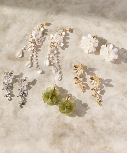 amplis（アンプリス）の「メタリックフラワーピアス/fact pierce（ピアス（両耳用）・レディース・シルバー/イエローゴールド・FREE）」の8枚目の写真