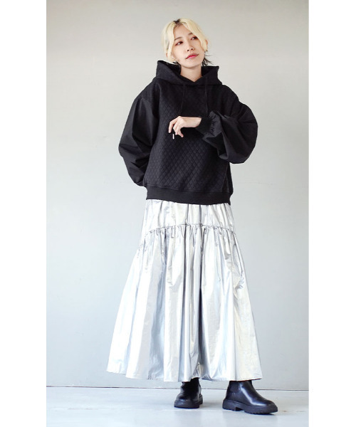 e-zakkamania stores（イーザッカマニアストアーズ）の「【光を纏う、主役級スカート。】 メタリック タフタギャザー フレアスカート（スカート・レディース・ゴールド/ブラック/シルバー・M）」の7枚目の写真