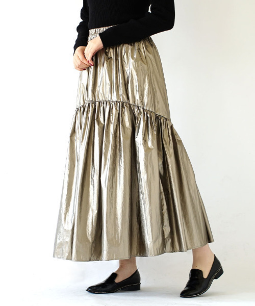 e-zakkamania stores（イーザッカマニアストアーズ）の「【光を纏う、主役級スカート。】 メタリック タフタギャザー フレアスカート（スカート・レディース・ゴールド/ブラック/シルバー・M）」の11枚目の写真