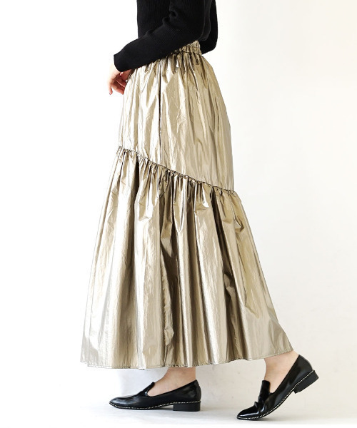 e-zakkamania stores（イーザッカマニアストアーズ）の「【光を纏う、主役級スカート。】 メタリック タフタギャザー フレアスカート（スカート・レディース・ゴールド/ブラック/シルバー・M）」の12枚目の写真