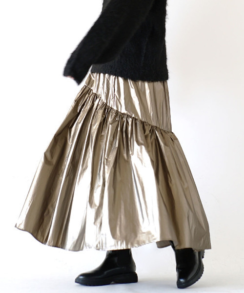 e-zakkamania stores（イーザッカマニアストアーズ）の「【光を纏う、主役級スカート。】 メタリック タフタギャザー フレアスカート（スカート・レディース・ゴールド/ブラック/シルバー・M）」の9枚目の写真