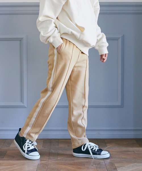 coca(coca)(コカ)の「キッズ 親子お揃いサイドラインパンツ(その他パンツ・キッズ・ブラック/ベージュ・110/120/130/140)」の1枚目の写真