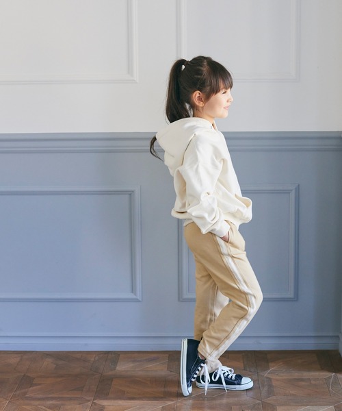 coca(coca)(コカ)の「キッズ 親子お揃いサイドラインパンツ(その他パンツ・キッズ・ブラック/ベージュ・110/120/130/140)」の6枚目の写真