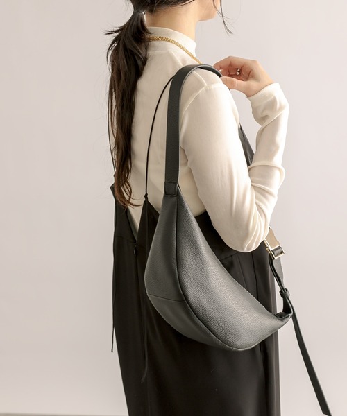 RIVE DROITEのバック RIVE DROITE リヴドロワ カーブボディバッグ