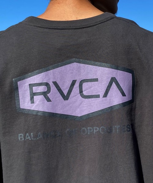 RVCA（ルーカ）の「RVCA/ルーカ バックプリントTシャツ ロゴTee オーバーサイズ BE041-225（Tシャツ/カットソー・メンズ・グレー/カーキ/ホワイト/スミクロ・L/M/S）」の11枚目の写真