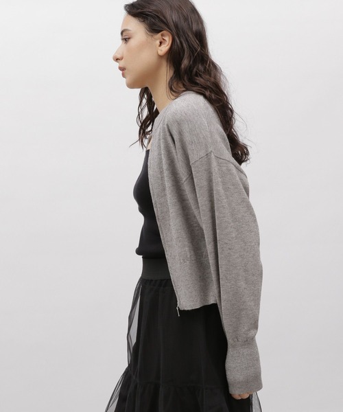 LAKOLE（ラコレ）の「12ゲージZIPショートカーディガン / 103590（カーディガン/ボレロ・レディース・ブラック/ライトブルー/グレー/アイボリー・SMALL/MEDIUM）」の22枚目の写真