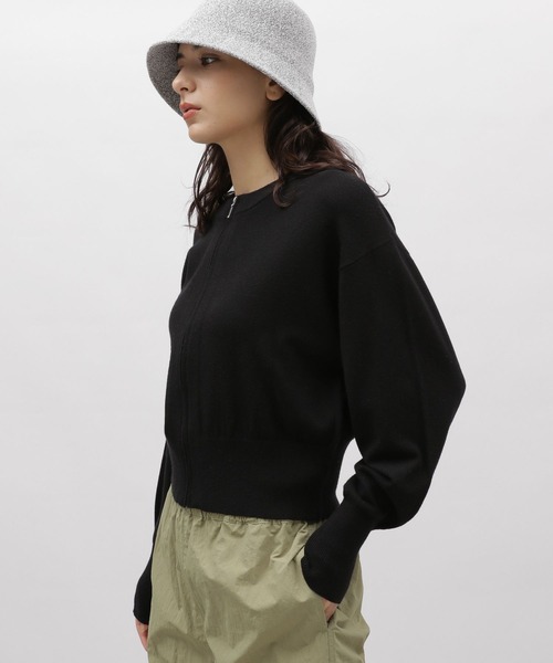 LAKOLE（ラコレ）の「12ゲージZIPショートカーディガン / 103590（カーディガン/ボレロ・レディース・ブラック/ライトブルー/グレー/アイボリー・SMALL/MEDIUM）」の16枚目の写真