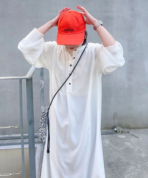 fredy emue（フレディエミュ）の「ブライトローン袖ボリュームワンピース（ペチワンピ付き）（ワンピース・レディース・サックスブルー/ブラック/オフホワイト・38）」の2枚目の写真