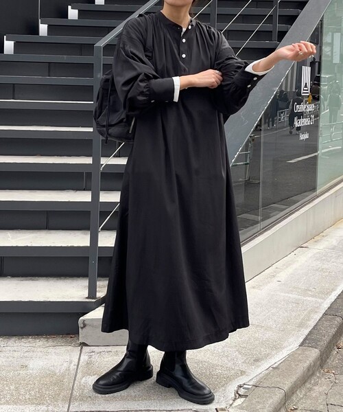 fredy emue（フレディエミュ）の「ブライトローン袖ボリュームワンピース（ペチワンピ付き）（ワンピース・レディース・サックスブルー/ブラック/オフホワイト・38）」の5枚目の写真