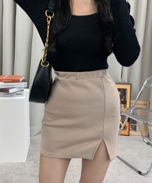 VIVID LADY(ビビッドレディー)の「スリット付きマイクロミニスカート(スカート・レディース・アイボリー/ベージュ/スカイブルー/ブラック・FREE)」の3枚目の写真