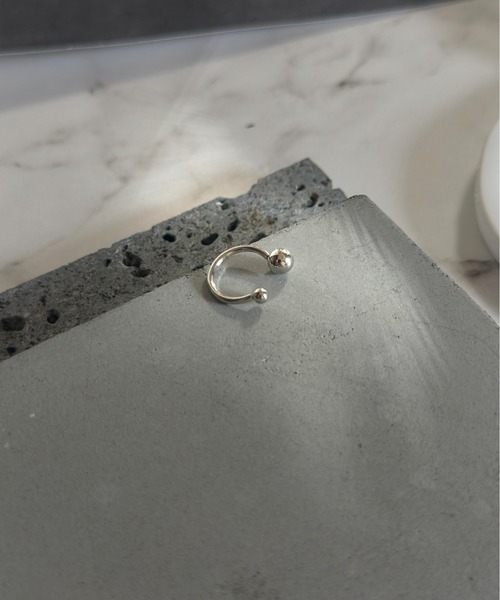 Burner(バーナー)の「【OKUOKU 0909】イヤーカフ シンプルデザイン oku-ecuff-00315 U(イヤーカフ・メンズ・シルバー/シルバー系その他/U/O/P/Q/R/S/T/G/H/I/J/M/N/A/B/C/D/E/F/K/L・ONE SIZE)」の10枚目の写真