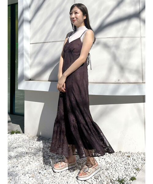 MERCURYDUO(マーキュリーデュオ)の「スパークルレースキャミティアードワンピース(ワンピース・レディース・オフホワイト/ダークブラウン/オレンジ・SMALL/MEDIUM)」の14枚目の写真