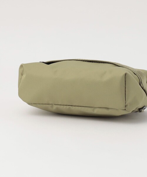 NIKE(ナイキ)の「<NIKE>ウィメンズ フューチュラ クロスボディバッグ/1L(ショルダーバッグ・レディース・オリーブ/ブラック・FREE)」の19枚目の写真