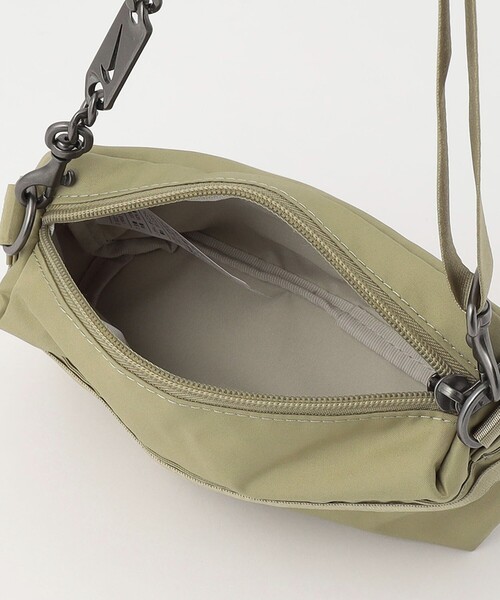 NIKE(ナイキ)の「<NIKE>ウィメンズ フューチュラ クロスボディバッグ/1L(ショルダーバッグ・レディース・オリーブ/ブラック・FREE)」の8枚目の写真