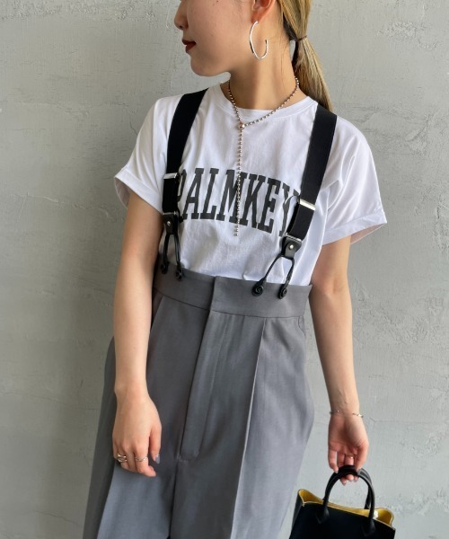 MICA&DEAL（マイカ＆ディール）の「[MICA&DEAL/マイカアンドディール] 別注 PALMKEY ロゴプリントTシャツ（Tシャツ/カットソー・レディース・チャコール/ホワイト/グレイッシュベージュ・F）」の7枚目の写真