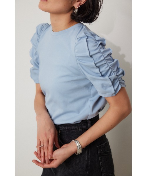 crie conforto（クリーコンフォルト）の「ボリュームパフスリーブプルオーバー（Tシャツ/カットソー・レディース・ライトブルー/ブラック/オフホワイト/レッド・FREE）」の10枚目の写真