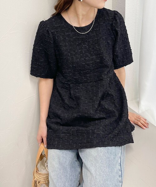 fredy emue(フレディエミュ)の「ペプラム切替半袖ジャガードブラウス(シャツ/ブラウス・レディース・サックスブルー/ブラック/オフホワイト・38)」の1枚目の写真