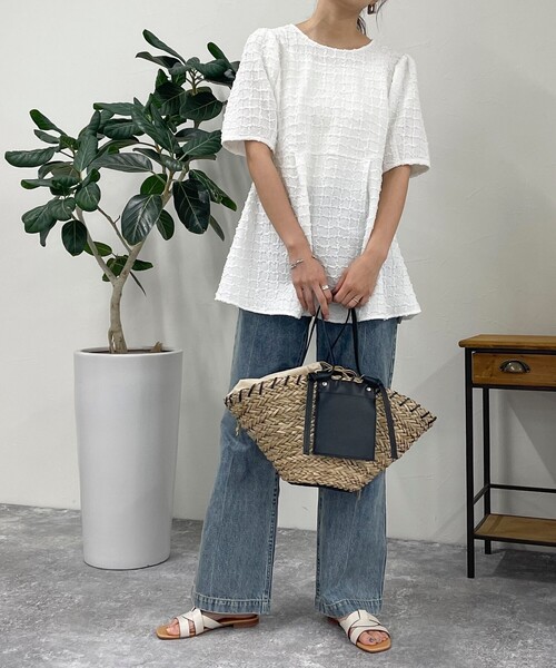fredy emue(フレディエミュ)の「ペプラム切替半袖ジャガードブラウス(シャツ/ブラウス・レディース・サックスブルー/ブラック/オフホワイト・38)」の6枚目の写真