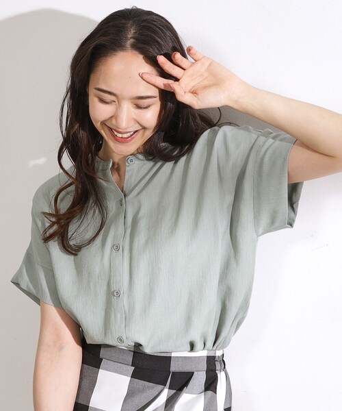 DRESKIP(ドレスキップ)の「◆【無理せずキレイ】バンドカラーブラウス(シャツ/ブラウス・レディース・グリーン系/チャコールグレー/ライトベージュ/カーキ・00)」の4枚目の写真