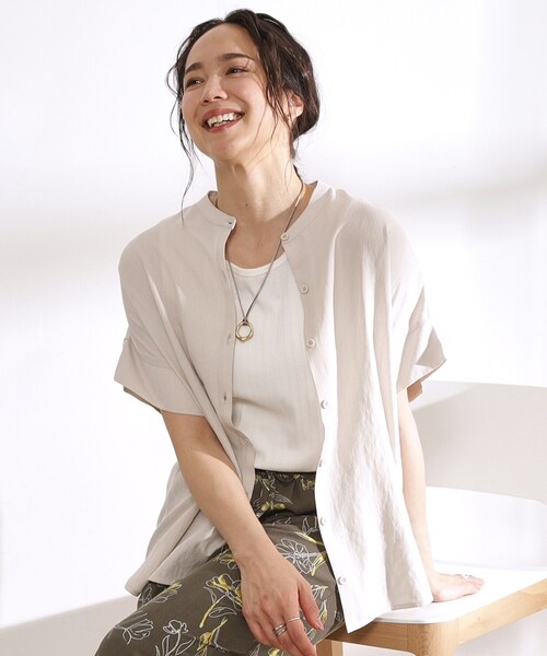 DRESKIP(ドレスキップ)の「◆【無理せずキレイ】バンドカラーブラウス(シャツ/ブラウス・レディース・グリーン系/チャコールグレー/ライトベージュ/カーキ・00)」の3枚目の写真