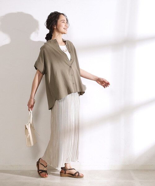 DRESKIP(ドレスキップ)の「◆【無理せずキレイ】バンドカラーブラウス(シャツ/ブラウス・レディース・グリーン系/チャコールグレー/ライトベージュ/カーキ・00)」の9枚目の写真