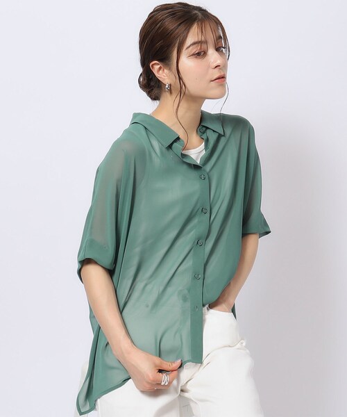 Cutie Blonde（キューティーブロンド）の「◆【洗える】さらりと羽織れる ポンチョ風 シアーシャツ（シャツ/ブラウス・レディース・グリーン/ネイビー系2/ホワイト系その他2/ホワイト系/ブラック・00）」の4枚目の写真