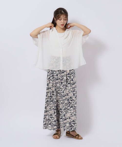 Cutie Blonde（キューティーブロンド）の「◆【洗える】さらりと羽織れる ポンチョ風 シアーシャツ（シャツ/ブラウス・レディース・グリーン/ネイビー系2/ホワイト系その他2/ホワイト系/ブラック・00）」の12枚目の写真