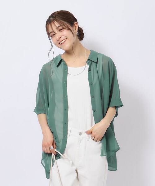 Cutie Blonde（キューティーブロンド）の「◆【洗える】さらりと羽織れる ポンチョ風 シアーシャツ（シャツ/ブラウス・レディース・グリーン/ネイビー系2/ホワイト系その他2/ホワイト系/ブラック・00）」の18枚目の写真