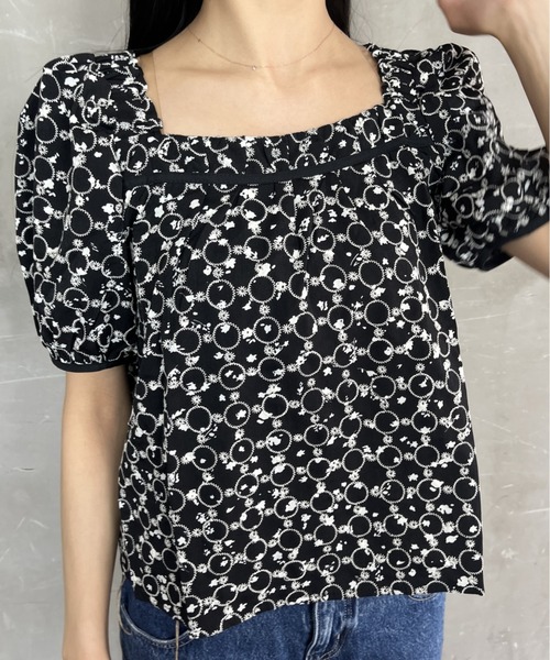 tolene(トレネ)の「アイレット刺繍バックリボンパフスリーブレースブラウス(シャツ/ブラウス・レディース・ブラック/ホワイト・FREE)」の7枚目の写真