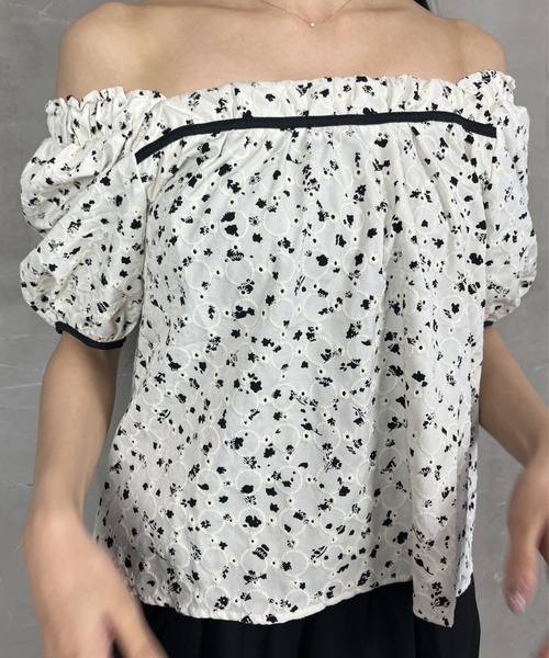 tolene(トレネ)の「アイレット刺繍バックリボンパフスリーブレースブラウス(シャツ/ブラウス・レディース・ブラック/ホワイト・FREE)」の8枚目の写真