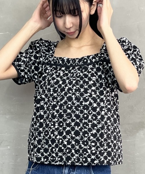 tolene(トレネ)の「アイレット刺繍バックリボンパフスリーブレースブラウス(シャツ/ブラウス・レディース・ブラック/ホワイト・FREE)」の11枚目の写真