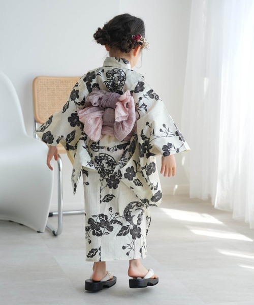 【新品】utatane 浴衣3点セット レトロベージュにえんじの花と枝丸 セール】キッズ浴衣3点セット utatane レトロベージュに焦げ茶の