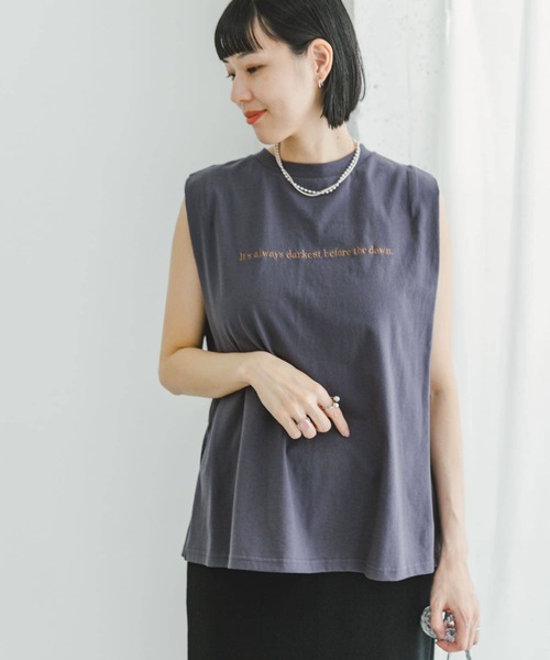 ITEMS URBANRESEARCH（アイテムズ アーバンリサーチ）の「ショルダータックロゴTシャツ（Tシャツ/カットソー・レディース・グレー系その他/チャコールグレー/ホワイト/オレンジ・FREE）」の16枚目の写真