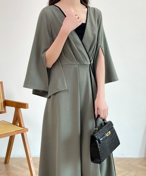 ECLIN(エクラン)の「フレアスリーブスリット配色パイピングカシュクールワンピース(ワンピース・レディース・ブラック/ブラウン/グリーン・M/L)」の5枚目の写真