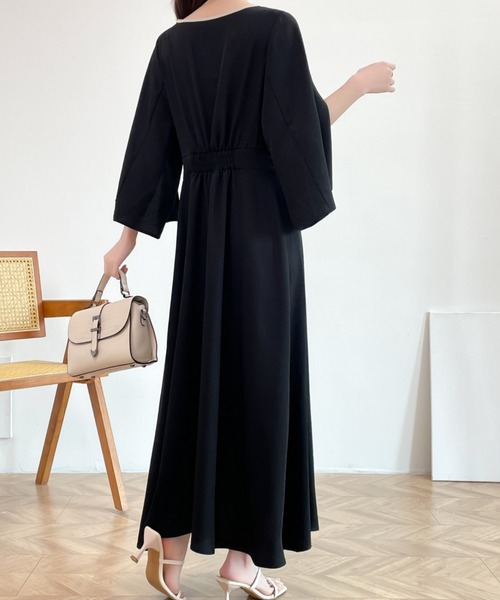 ECLIN(エクラン)の「フレアスリーブスリット配色パイピングカシュクールワンピース(ワンピース・レディース・ブラック/ブラウン/グリーン・M/L)」の4枚目の写真