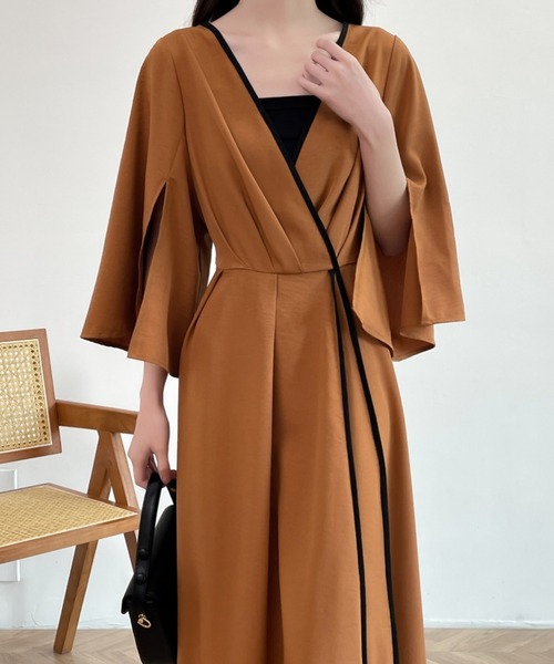 ECLIN(エクラン)の「フレアスリーブスリット配色パイピングカシュクールワンピース(ワンピース・レディース・ブラック/ブラウン/グリーン・M/L)」の12枚目の写真