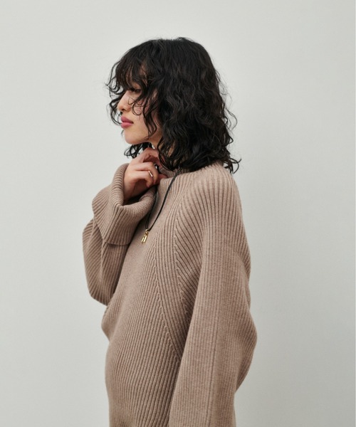 LARUTA(ラルータ)の「【LARUTA】前後2WAYスリットドルマンニットプルオーバー(ニット/セーター・レディース・ベージュ/オフホワイト/カーキ/サックスブルー/ブラック系その他・FREE)」の22枚目の写真