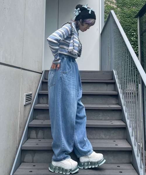 Candy Stripper（キャンディストリッパー）の「CND CURVE DENIM パンツ（デニムパンツ・レディース・ライトインディゴブルー/インディゴブルー・2）」の21枚目の写真