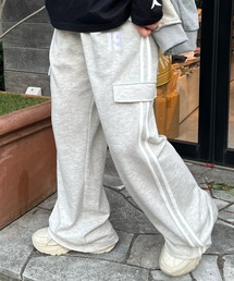 shrita（シュリータ）の「サイドラインカットカーゴパンツ【低身長さん向けSサイズ展開あり】（スウェットパンツ・キッズ）」