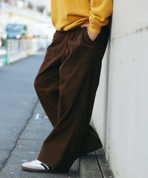 JOURNAL STANDARD relume(ジャーナルスタンダード レリューム)の「TECH SOLOTEX コーデュロイウォッシャブル イージーベイカーパンツ(その他パンツ・メンズ・チャコールグレー/ベージュ系その他/チョコ/ブラック・LARGE/MEDIUM)」の15枚目の写真