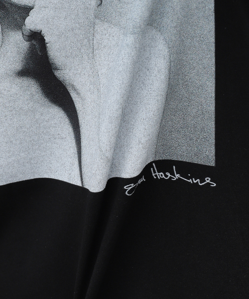 EDIFICE（エディフィス）の「COUTURE D`ADAM × Sam Haskins(クチュール ドアダム×サムハスキンス)  TEE（Tシャツ/カットソー・メンズ・ブラック系その他/ブラック×ブラック/ブラック・40/42）」の21枚目の写真