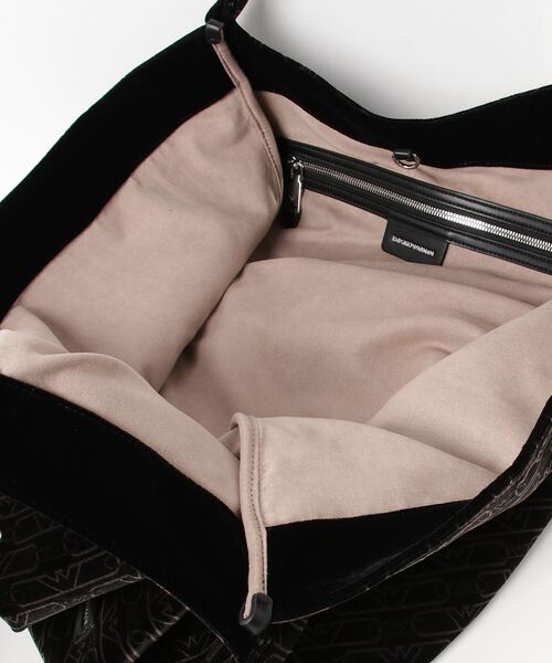 EMPORIO ARMANI（エンポリオアルマーニ）の「【エンポリオ アルマーニ】ショッパー ベルベット オールオーバーモノグラム オーバーサイズ（トートバッグ・レディース・ブラック・FREE）」の6枚目の写真