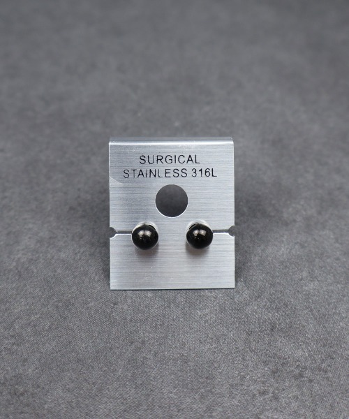 4INT.（フォイント）の「メタルボール スタッドピアス / サージカルステンレス316L (金属アレルギー対応)（ピアス（両耳用）・メンズ・ブラック/シルバー/ゴールド・3/5）」の9枚目の写真