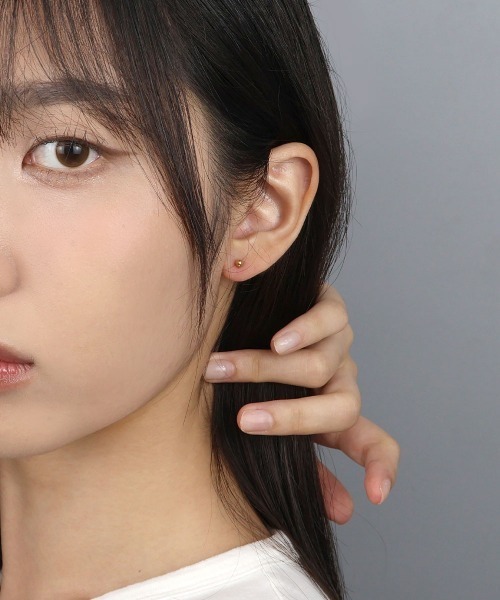 4INT.（フォイント）の「メタルボール スタッドピアス / サージカルステンレス316L (金属アレルギー対応)（ピアス（両耳用）・メンズ・ブラック/シルバー/ゴールド・3/5）」の11枚目の写真