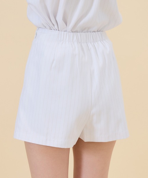 REDYAZEL（レディアゼル）の「【セットアップ可能】ゴールドラメストライプラップショートパンツ（その他パンツ・レディース・オフホワイト/グレー/ネイビー・FREE）」の5枚目の写真